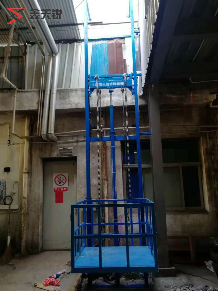 赤峰导轨式升降货梯
